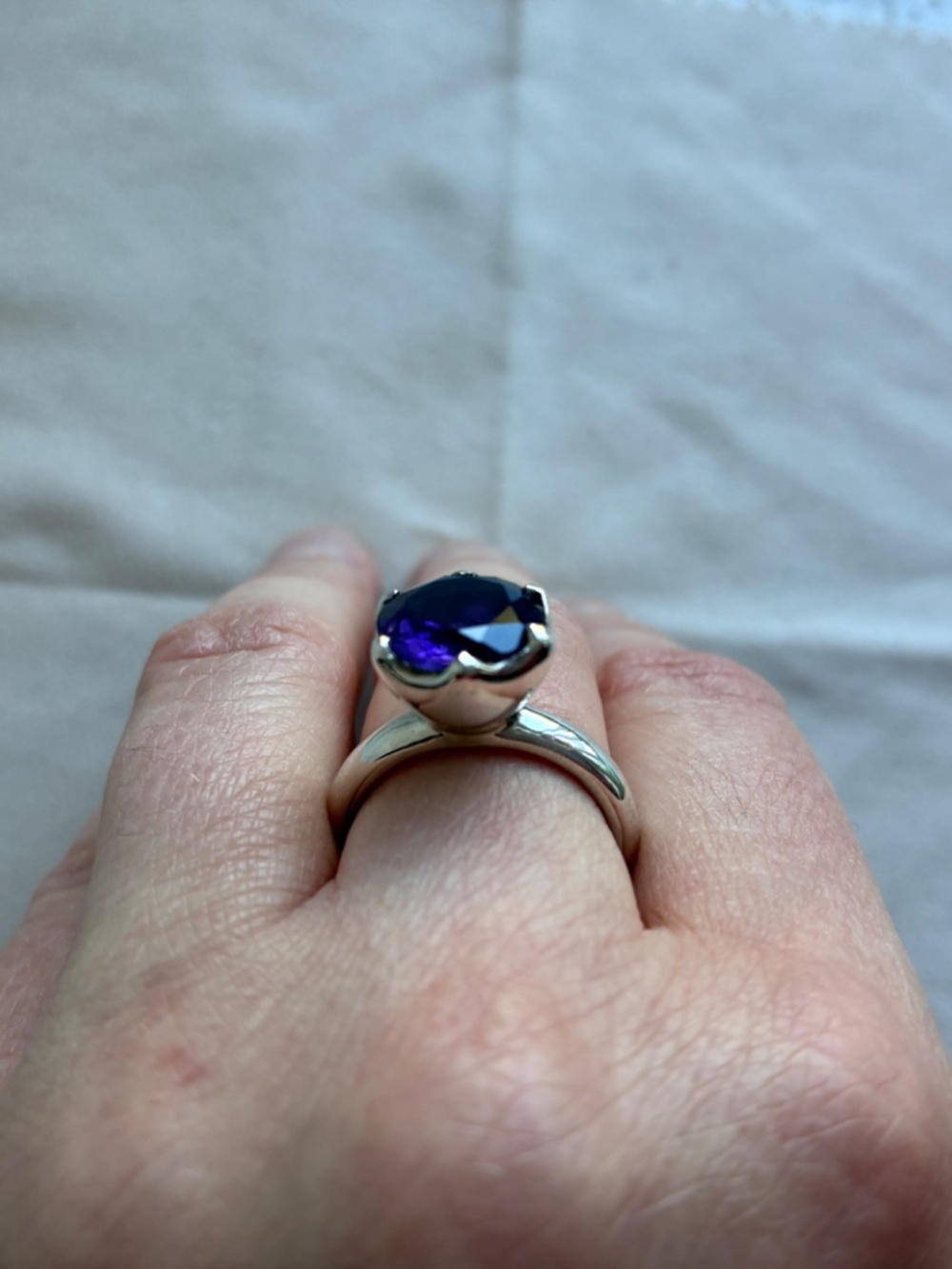 French artisan ring with purple stone - Picture 3 of 10